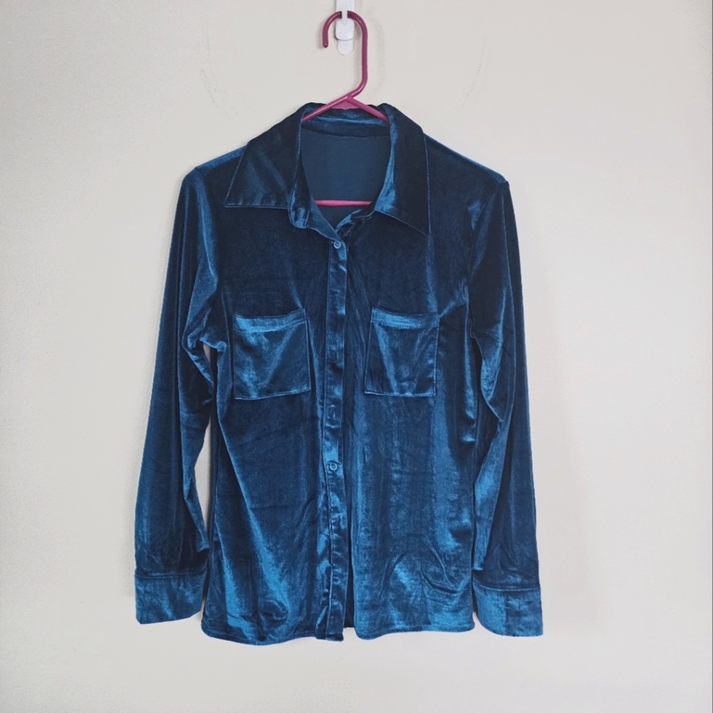 Long sleeve velvet top